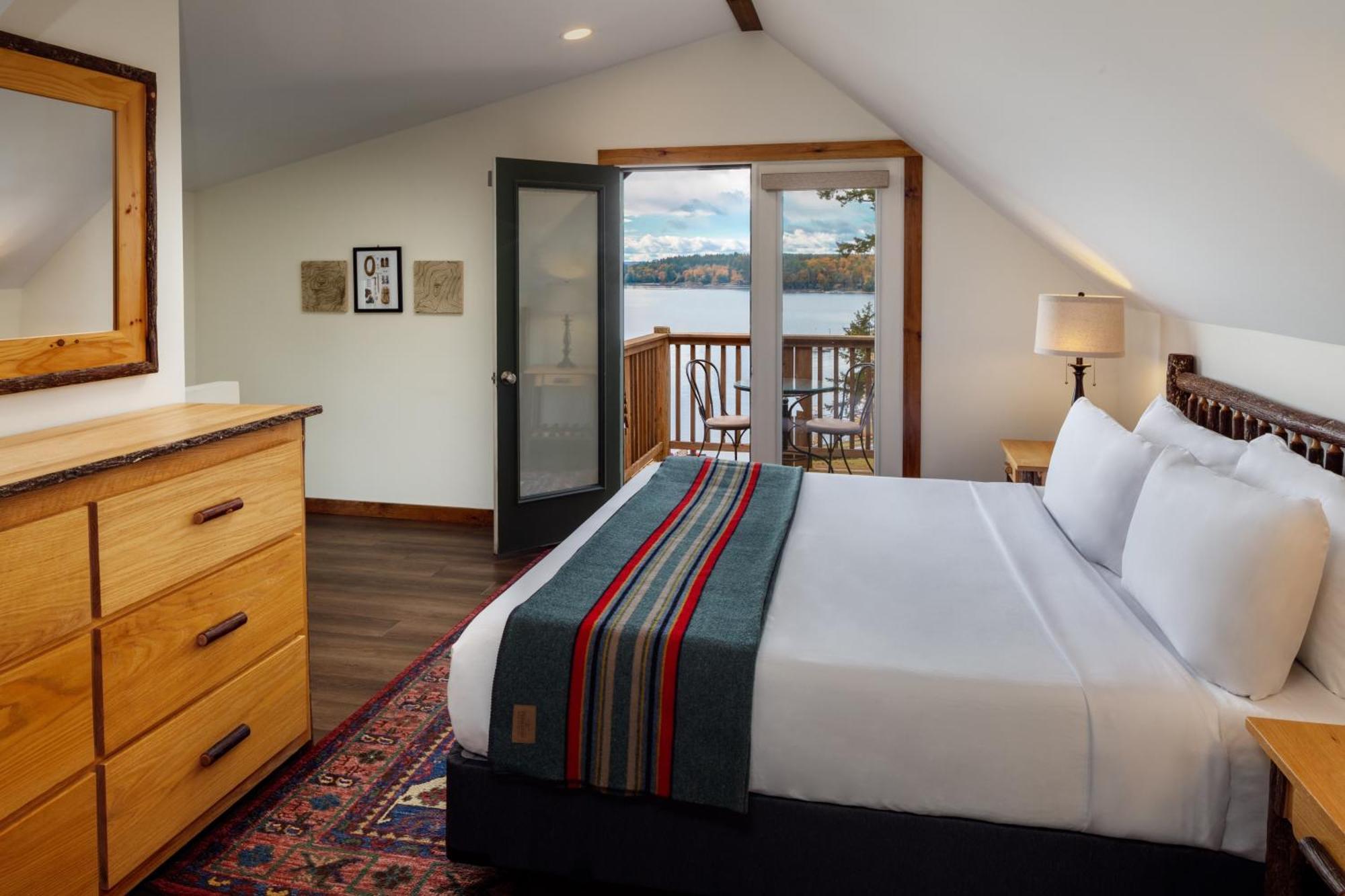 Hotel At Schroon